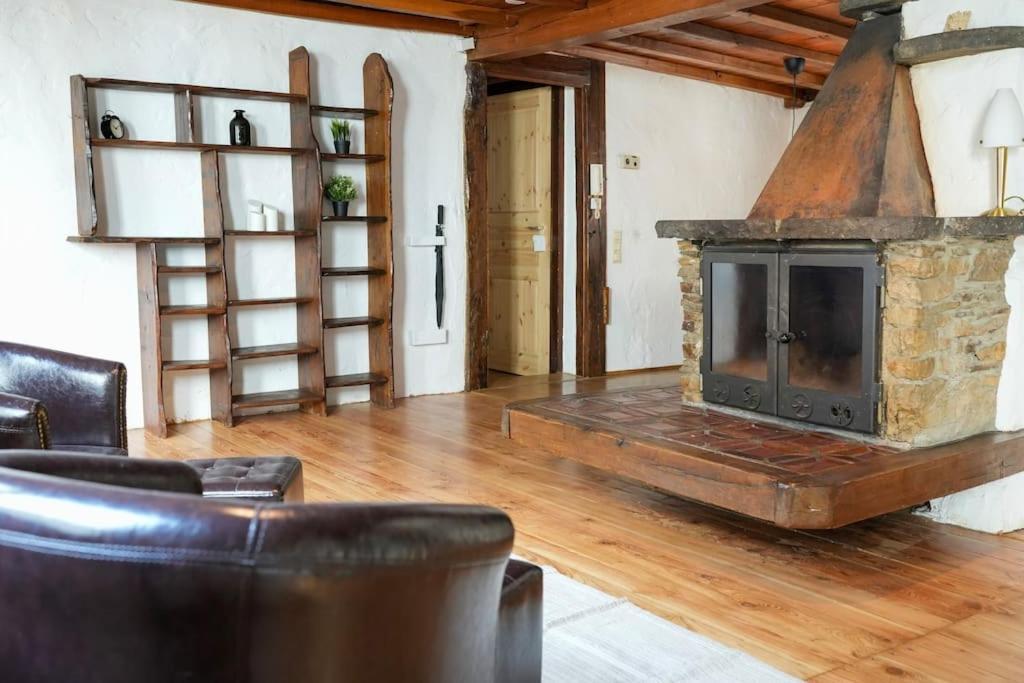 Charmante Fachwerk Wohnung Mit Terrasse In Der Altstadt 코블렌츠 외부 사진