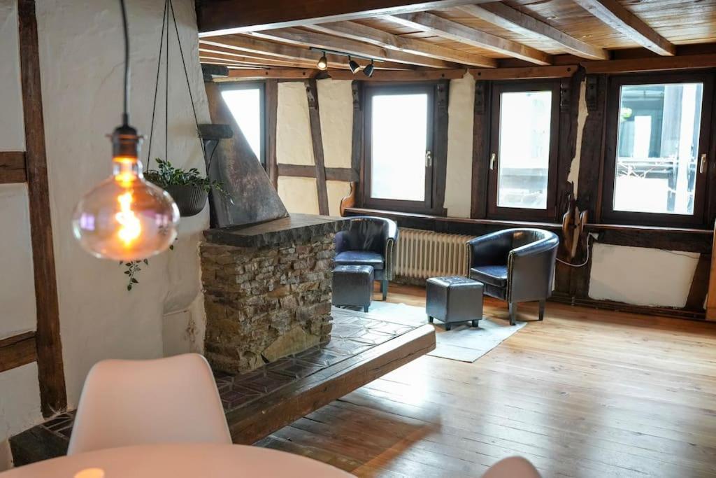 Charmante Fachwerk Wohnung Mit Terrasse In Der Altstadt 코블렌츠 외부 사진